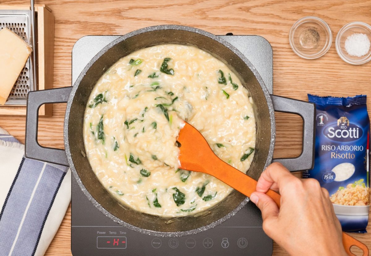 Risotto de espinacas. Receta fácil para un plato saludable