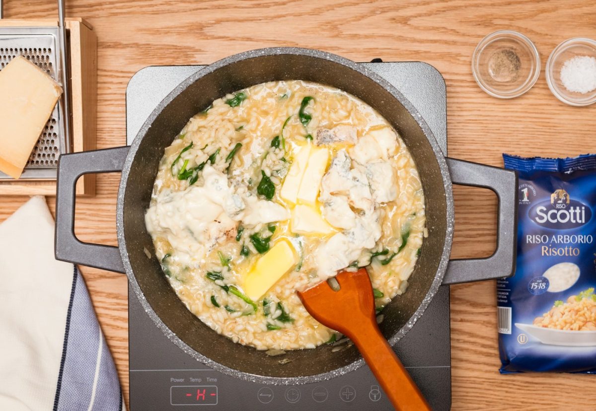 Risotto de espinacas. Receta fácil para un plato saludable