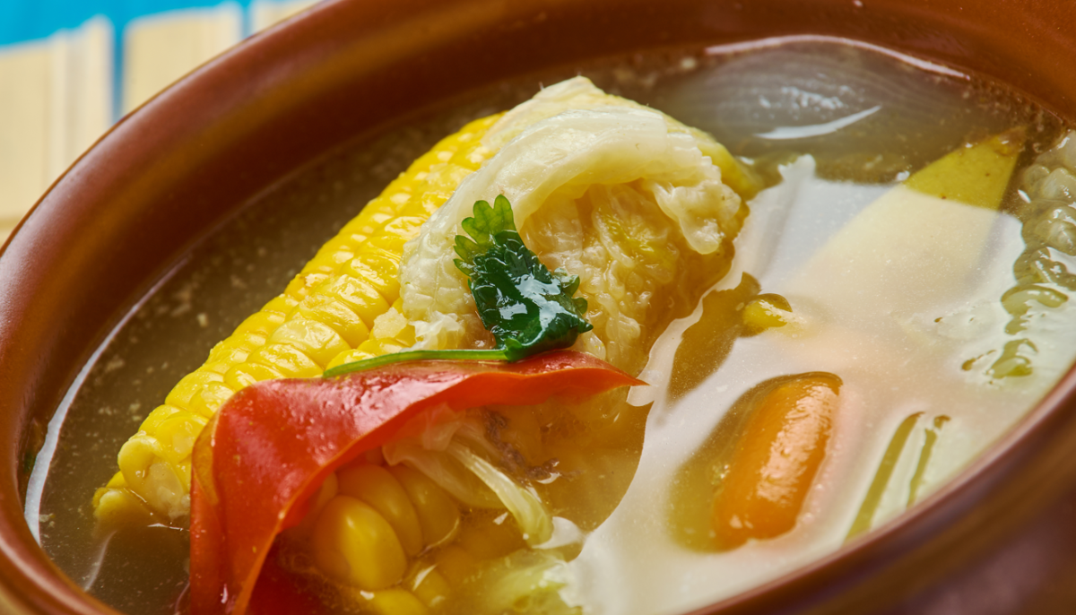 ¿Qué es el sancocho en Colombia y por qué varía tanto entre regiones?