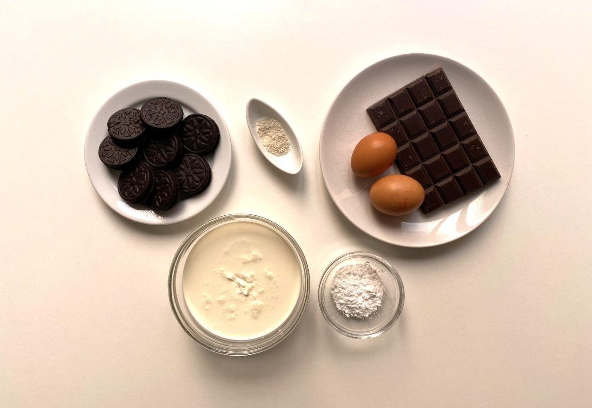 Vasitos mousse de chocolate y Oreo Halloween paso a paso