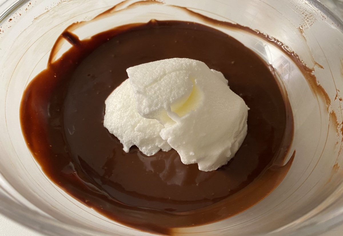 Vasitos mousse de chocolate y Oreo Halloween paso a paso
