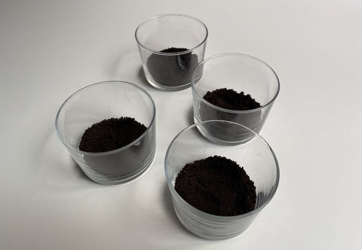 Vasitos mousse de chocolate y Oreo Halloween paso a paso