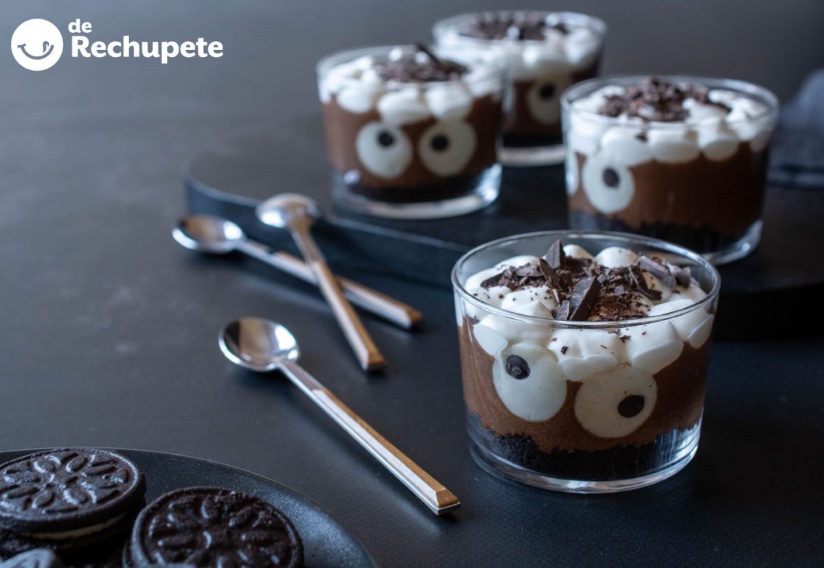 Vasitos mousse de chocolate y Oreo Halloween paso a paso