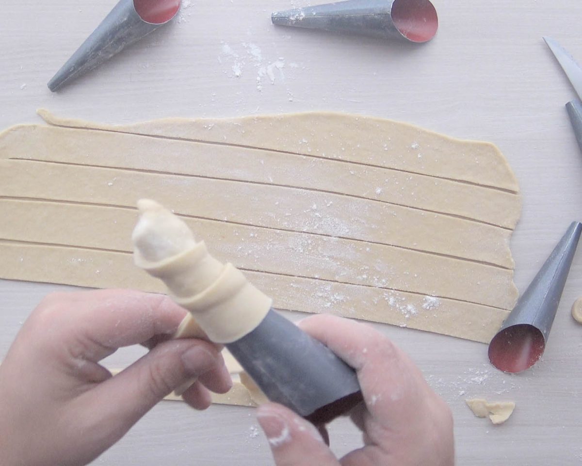 cañas rellenas de crema paso 18