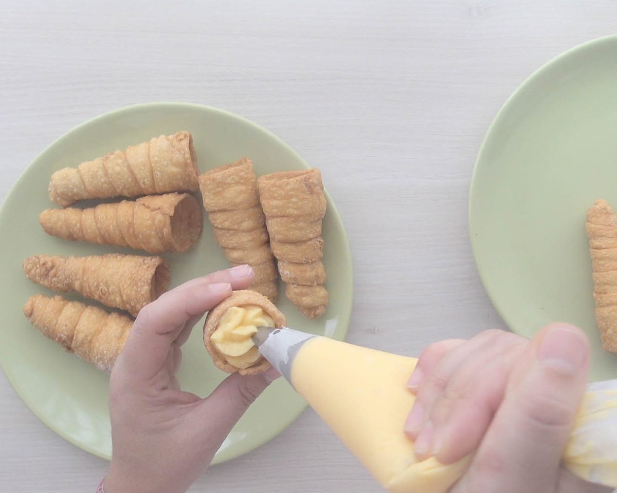 cañas rellenas de crema paso 21