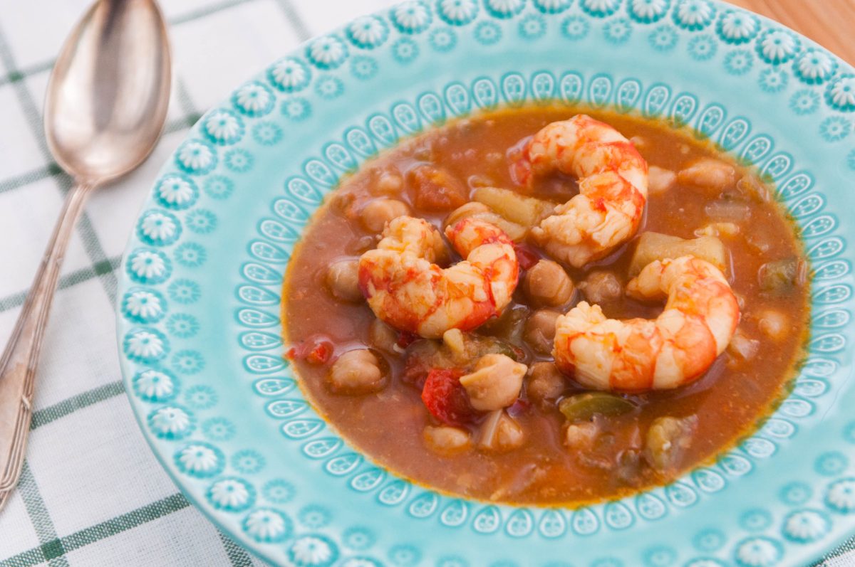 garbanzos con langostinos paso 17