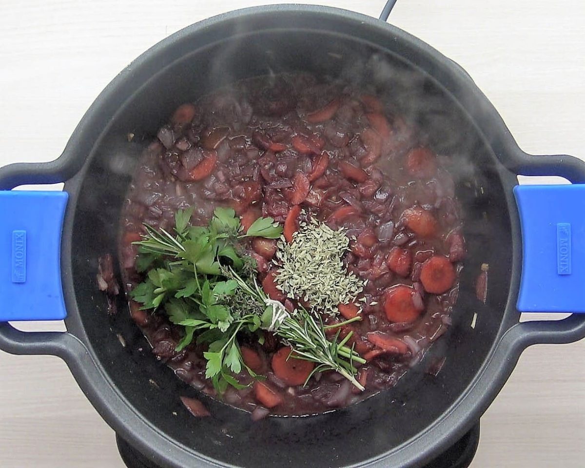 guiso de ternera con patatas receta de la abuela paso 11