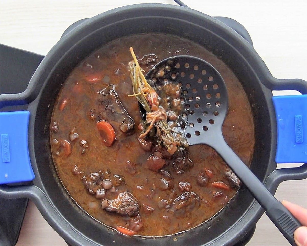 guiso de ternera con patatas receta de la abuela paso 14
