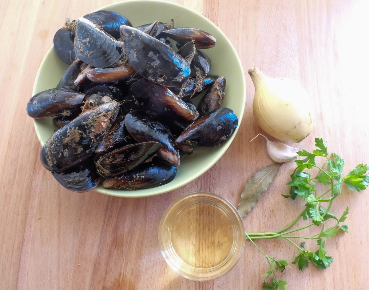mejillones al vino blanco paso 1