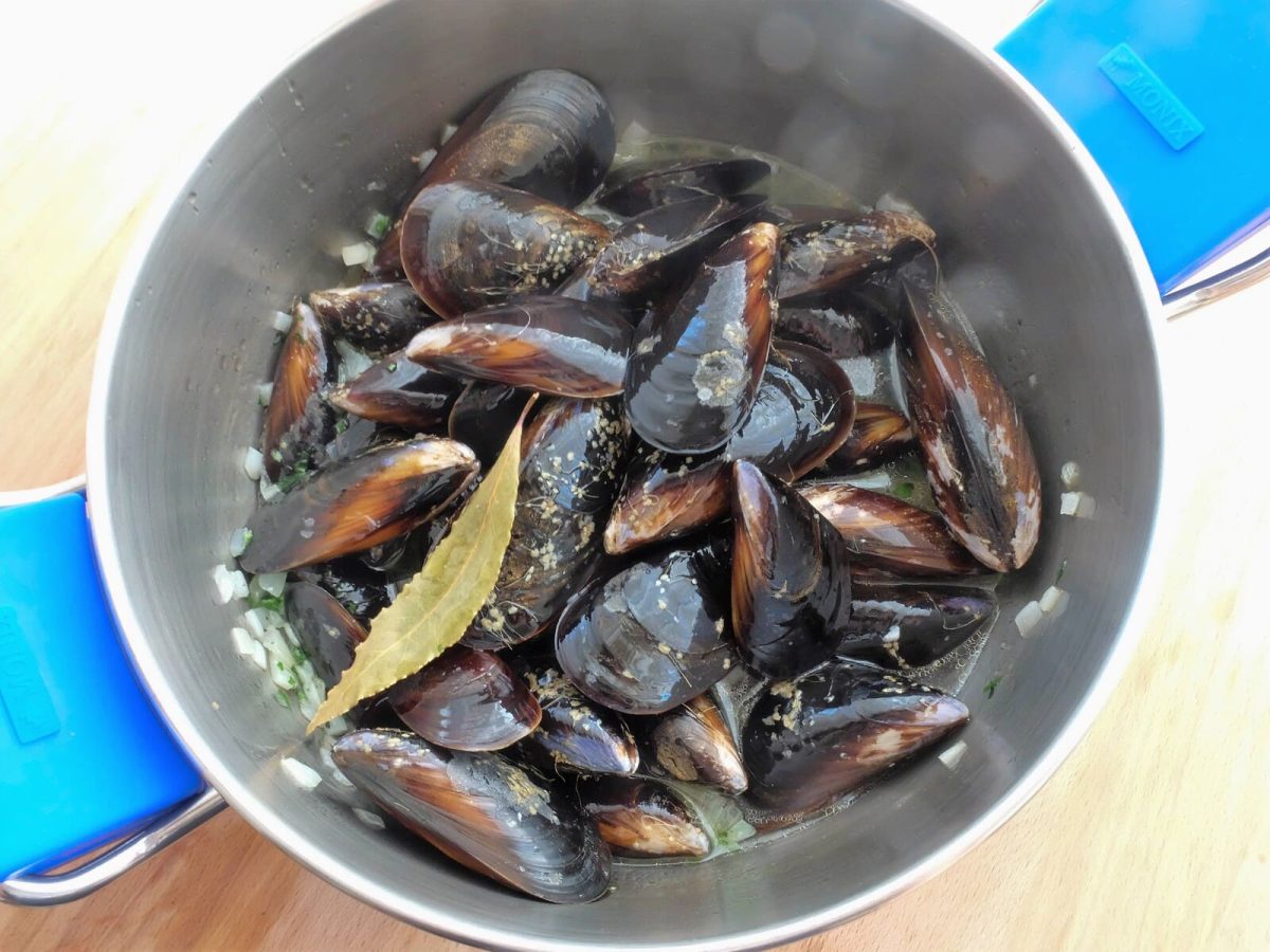 mejillones al vino blanco paso 5