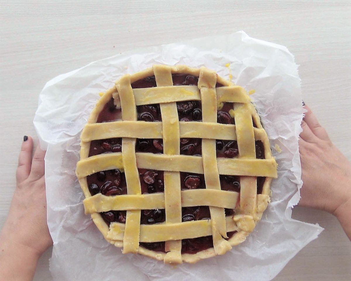 tarta de cerezas cherry pie paso 22