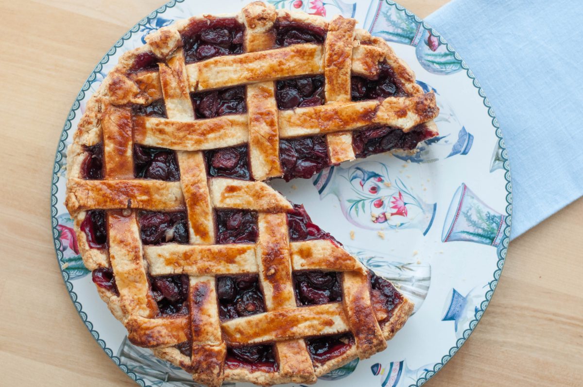 tarta de cerezas cherry pie paso 24