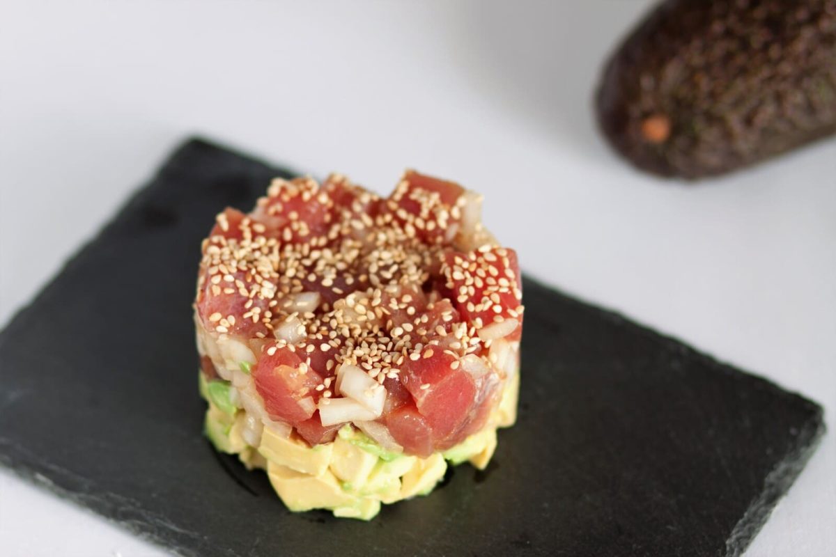 tartar de atún y aguacate paso 10