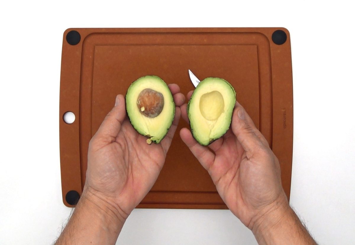 Tosta de aguacate con salmón ahumado. Un desayuno rápido y saludable