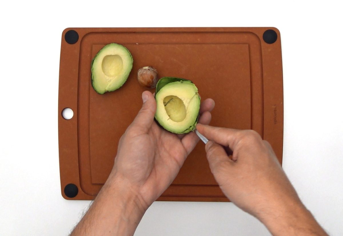 Tosta de aguacate con salmón ahumado. Un desayuno rápido y saludable