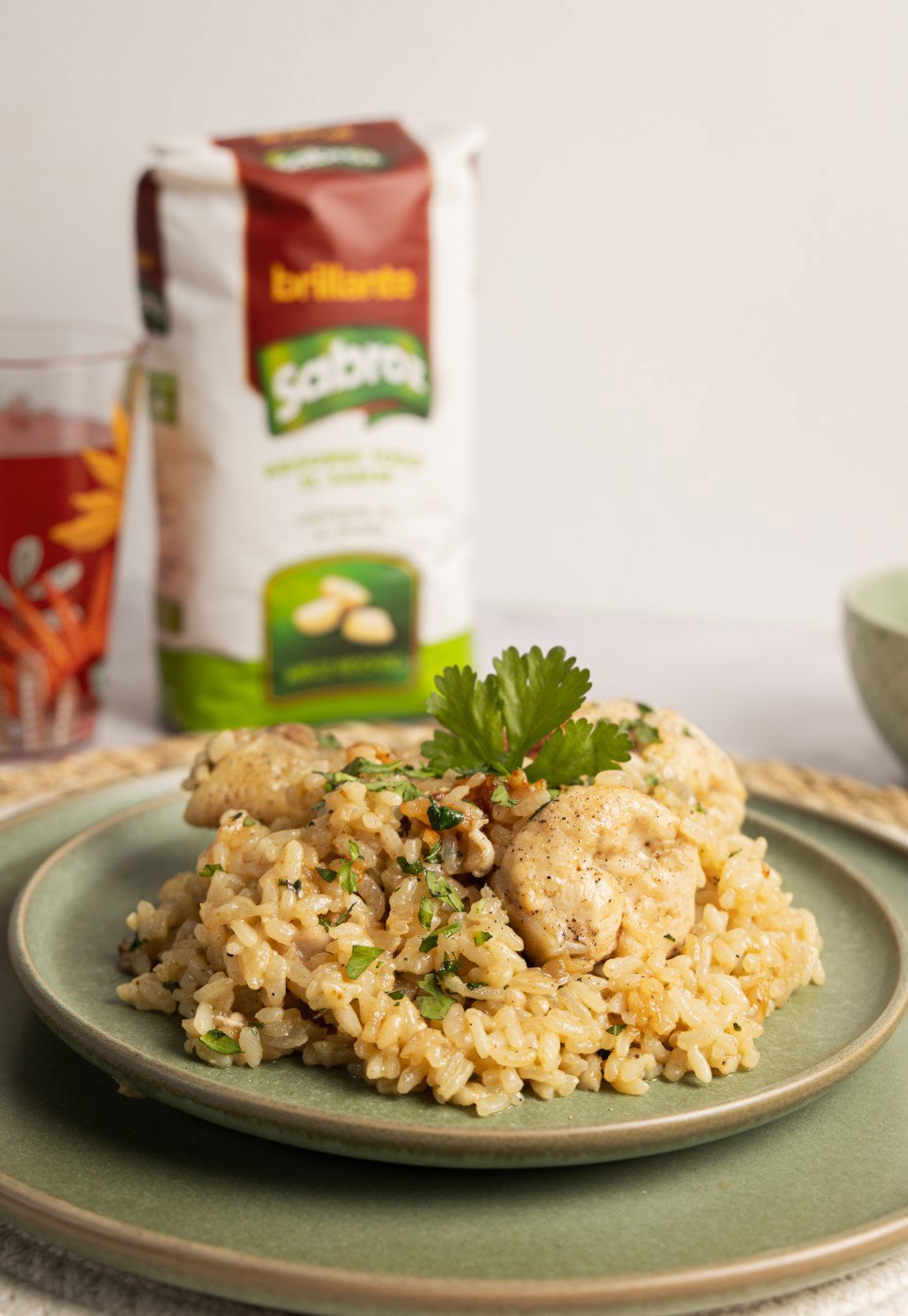 Arroz con pollo al estilo peruano. Un plato delicioso paso a paso