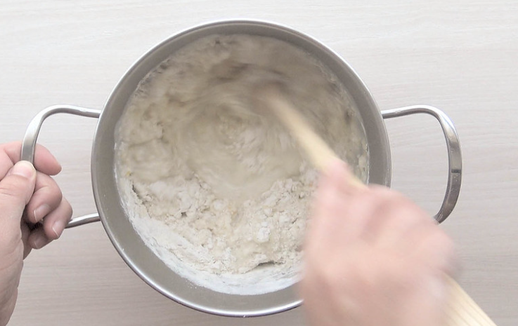 Buñuelos de viento: remover