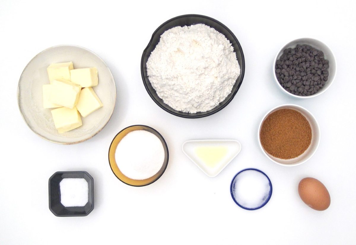Crumbl cookies. Las galletas de chocolate virales paso a paso