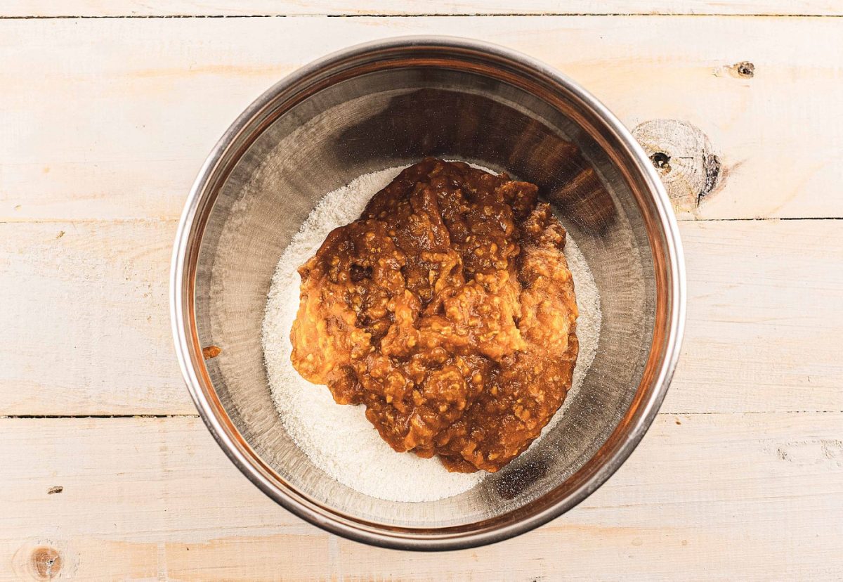 Hallaquitas o bollitos de masa aliñados con carne molida