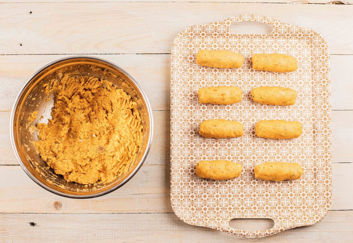 Hallaquitas o bollitos de masa aliñados con carne molida