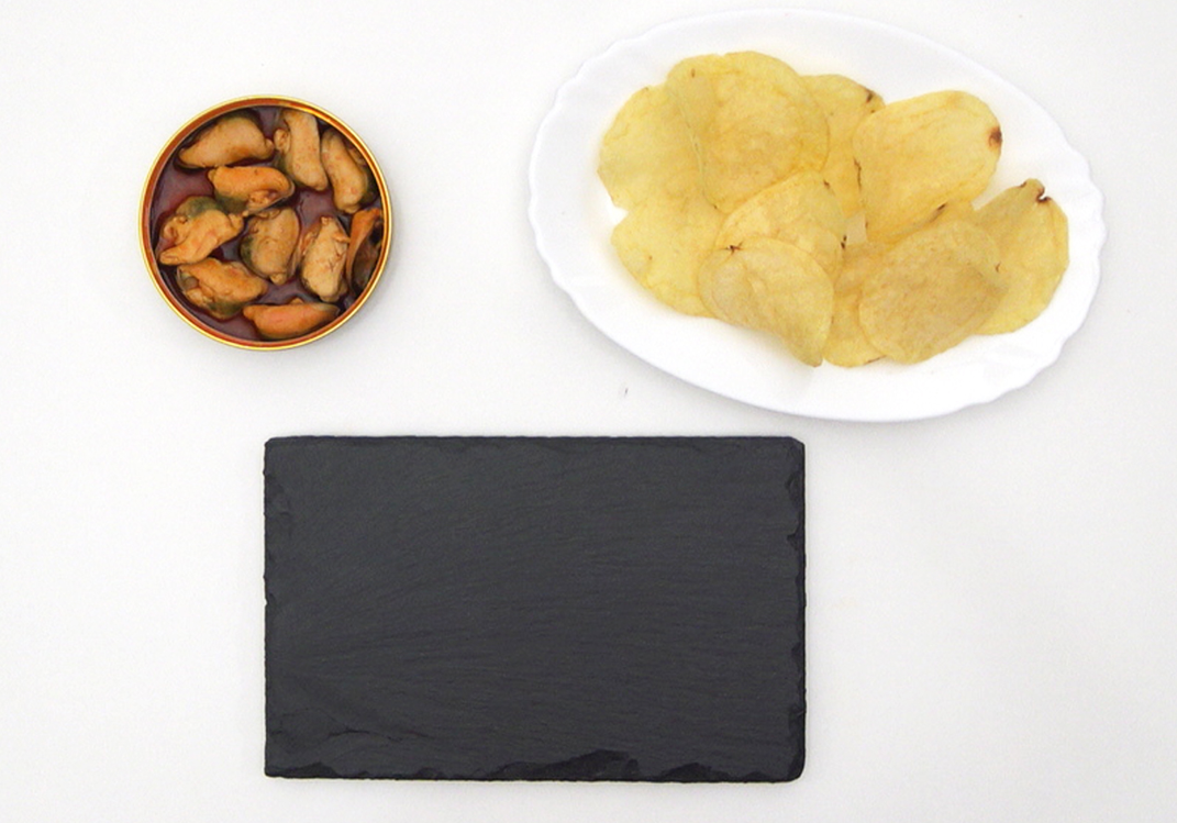 Patatas fritas y mejillones en escabeche. Un aperitivo con mejillones fácil, rápido y delicioso