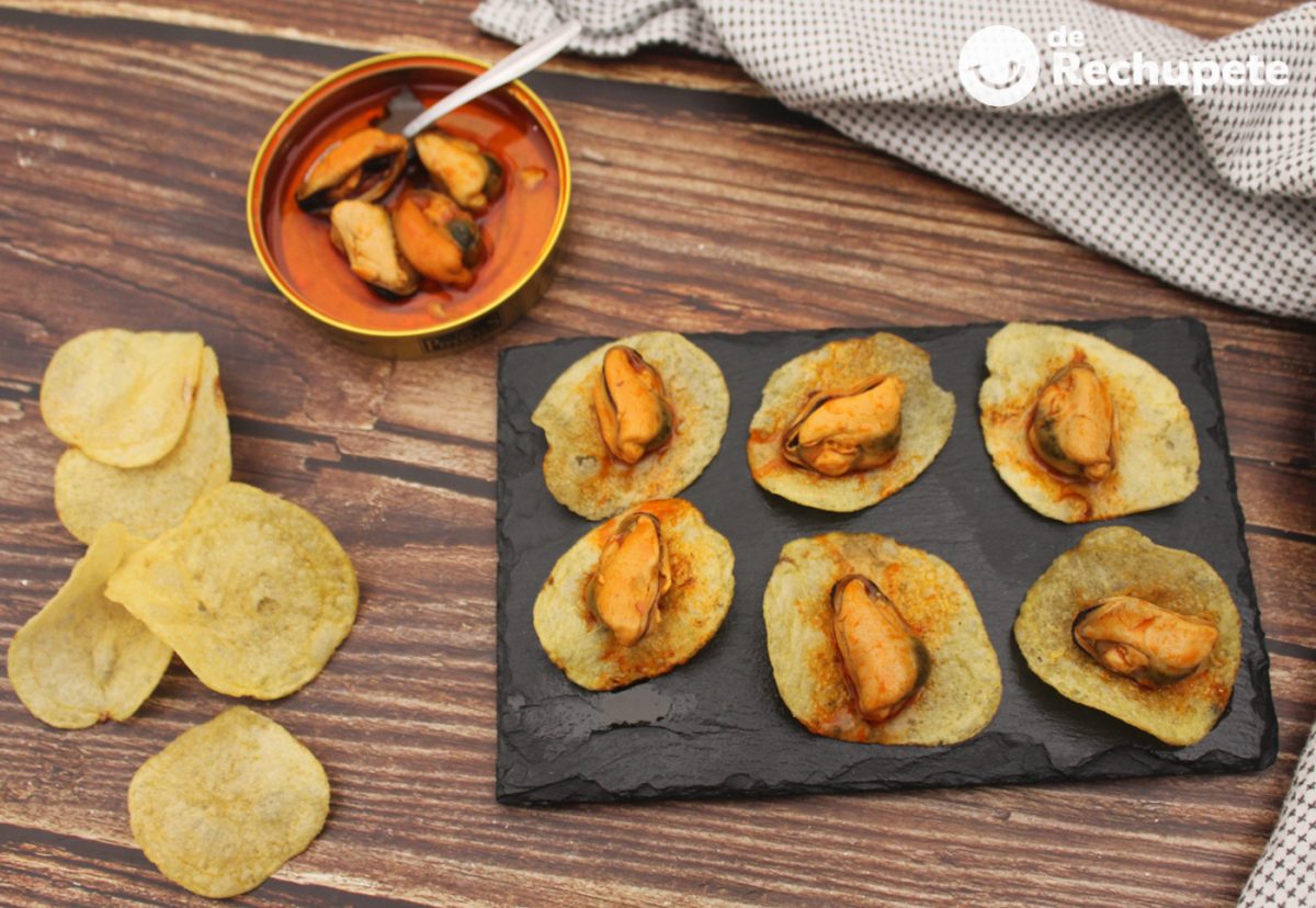 Patatas fritas y mejillones en escabeche. Un aperitivo con mejillones fácil, rápido y delicioso