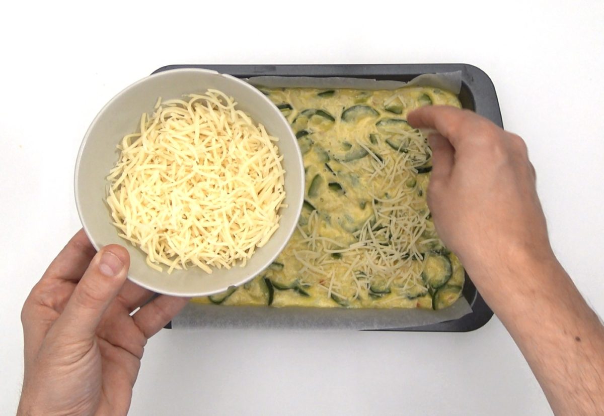 Pastel de calabacín al horno. Una receta fácil y saludable
