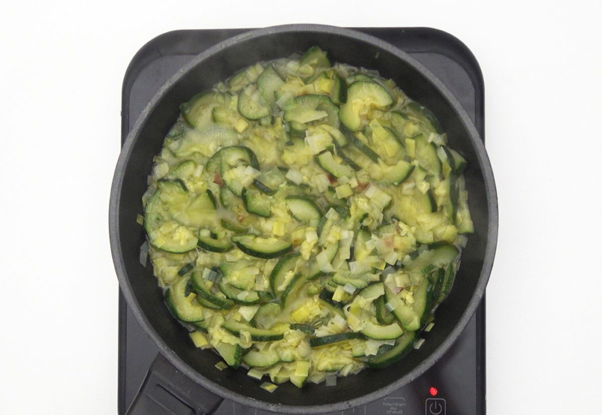 Pastel de calabacín al horno. Una receta fácil y saludable