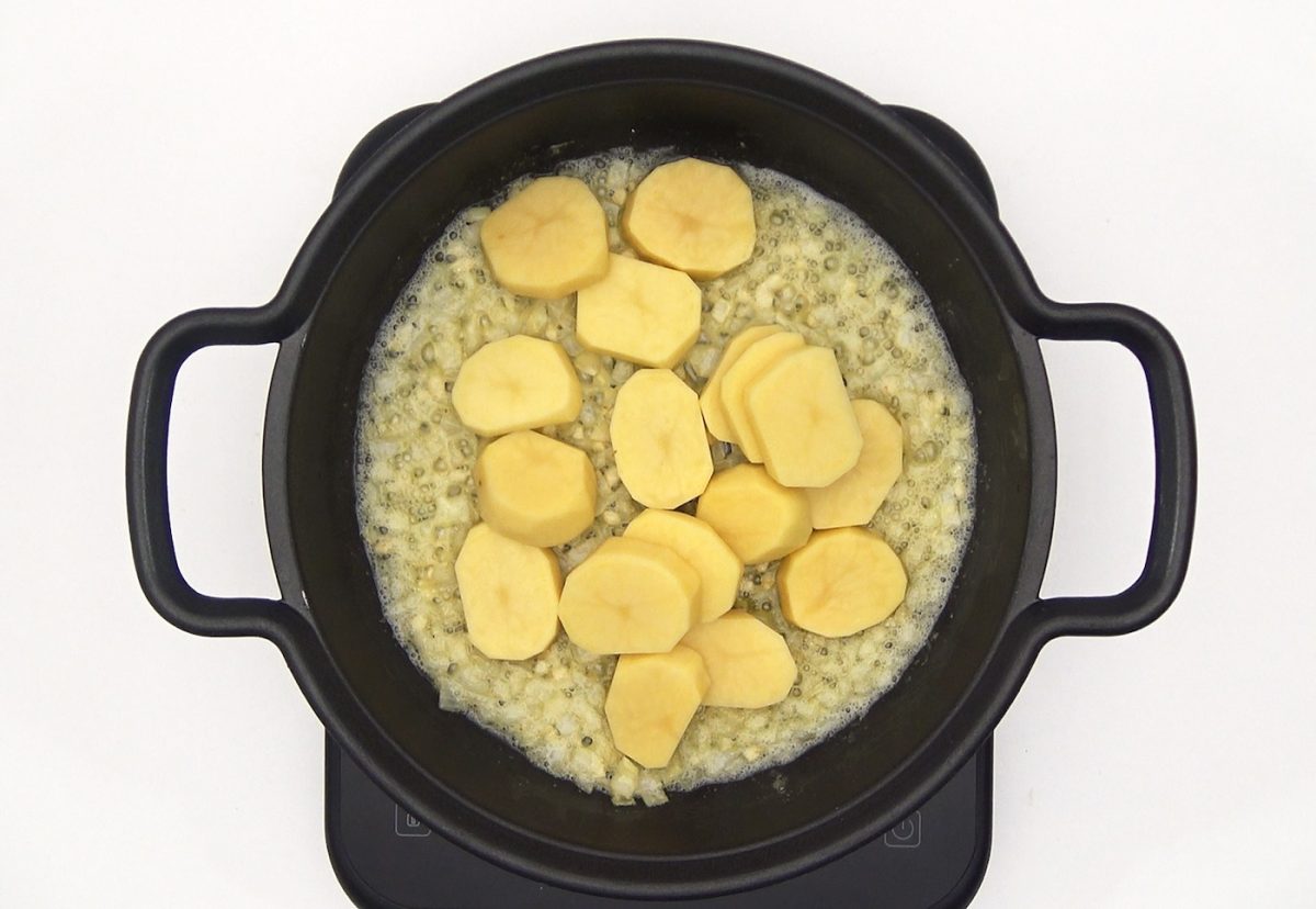 Patatas en salsa verde. Un plato rápido y sencillo de Cantabria