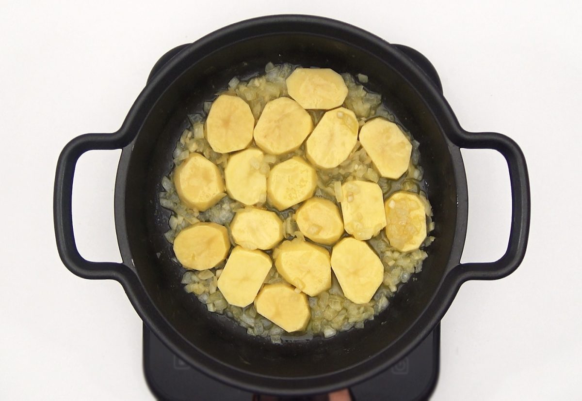 Patatas en salsa verde. Un plato rápido y sencillo de Cantabria