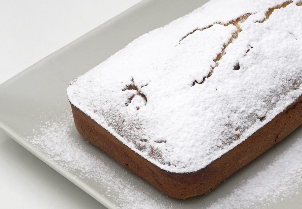 Plum cake. Bizcocho tradicional y versión navideña