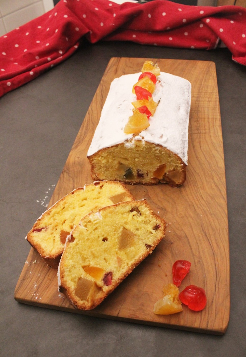 Plum cake. Bizcocho tradicional y versión navideña