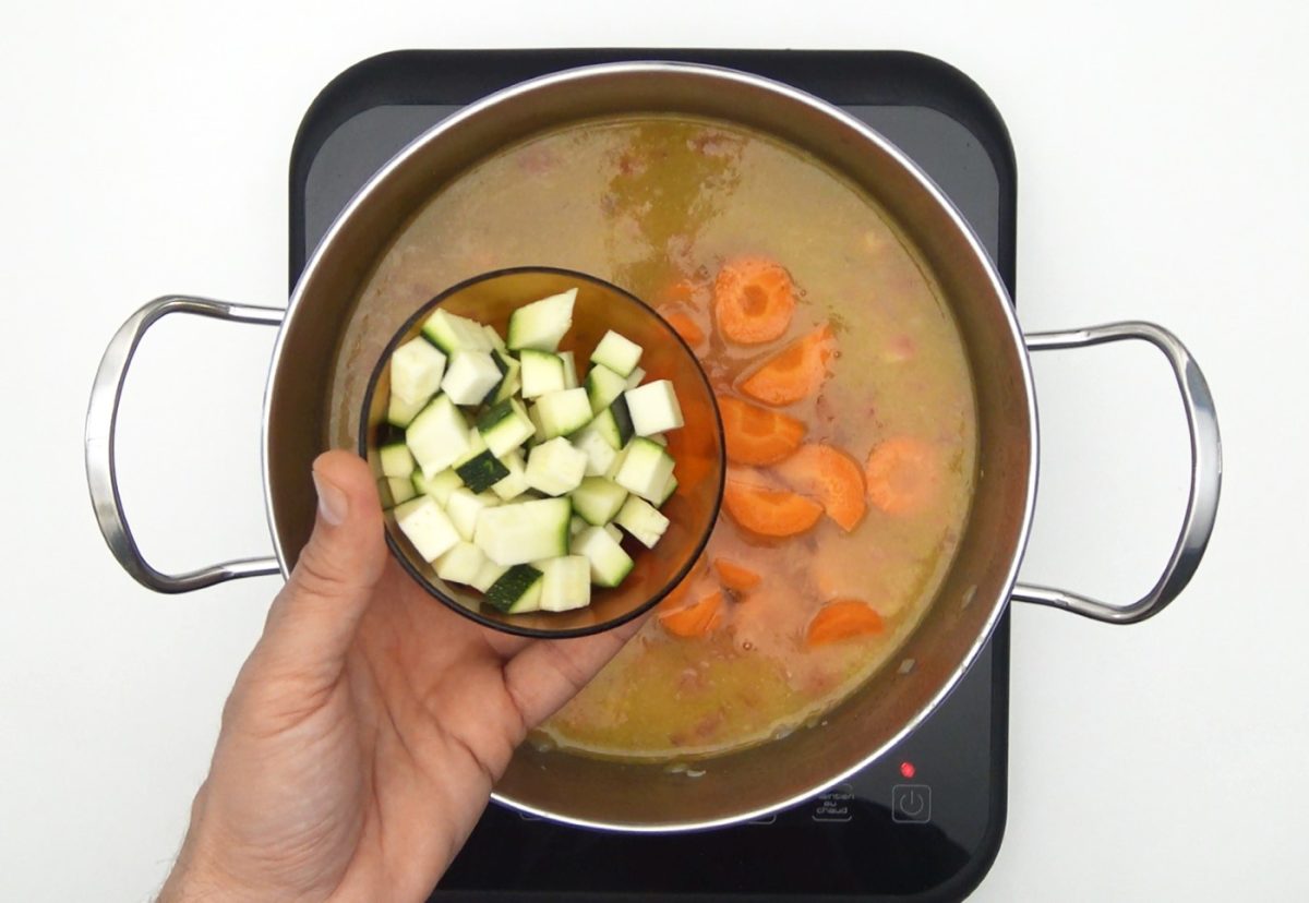Sopa de verduras y carne picada paso a paso