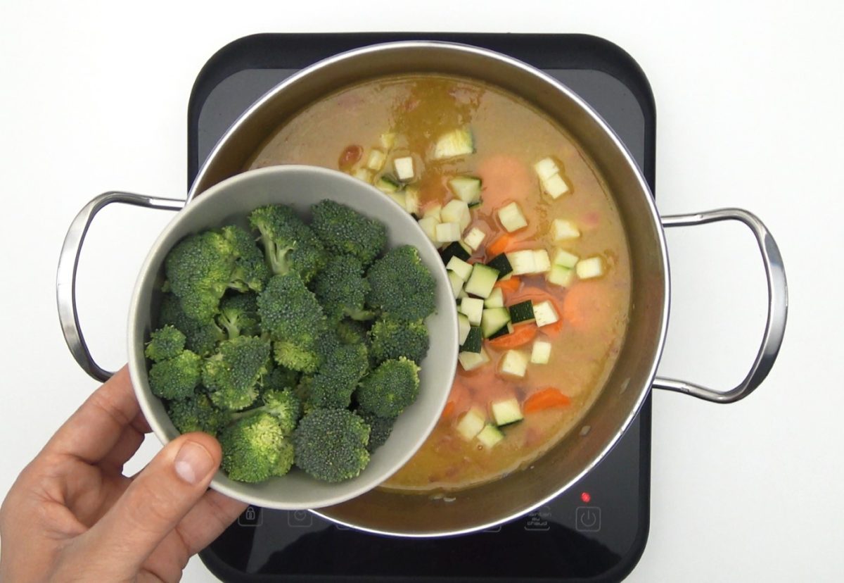 Sopa de verduras y carne picada paso a paso