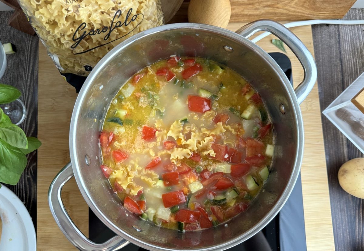 Sopa minestrone con mafalda corta. Un clásico de la cocina italiana