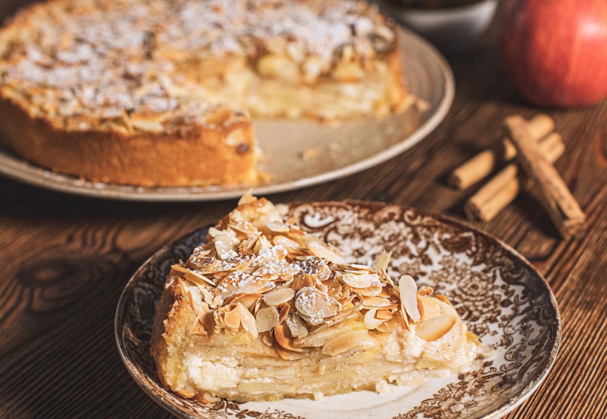Tarta de manzana, queso y almendras paso a paso