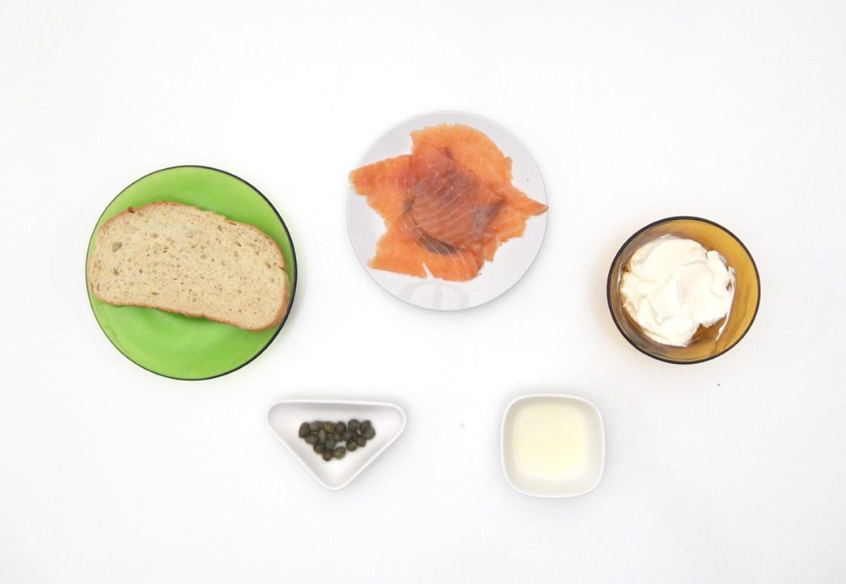Tosta de salmón ahumado y queso crema