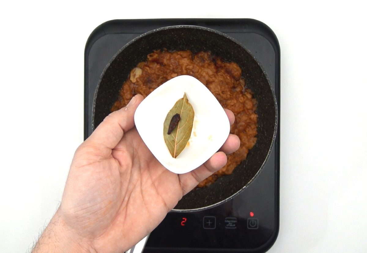 Zurrukutuna. Sopa vasca de ajo y bacalao