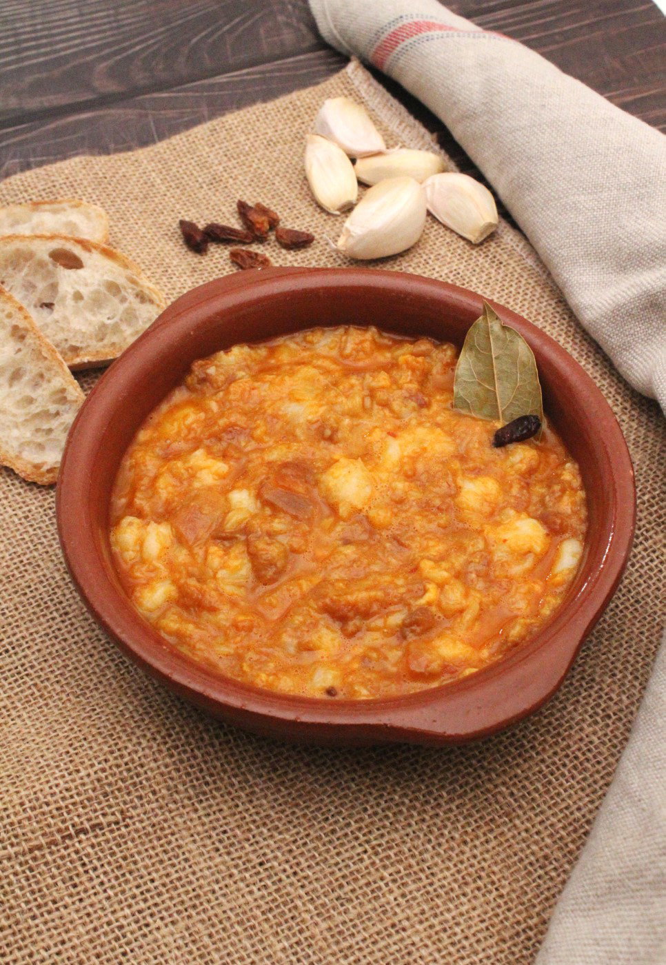 Zurrukutuna. Sopa vasca de ajo y bacalao