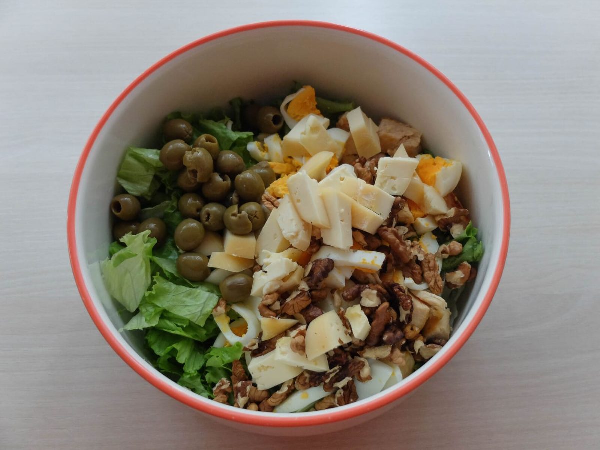 ensalada de pollo con queso de arza y nueces paso 13