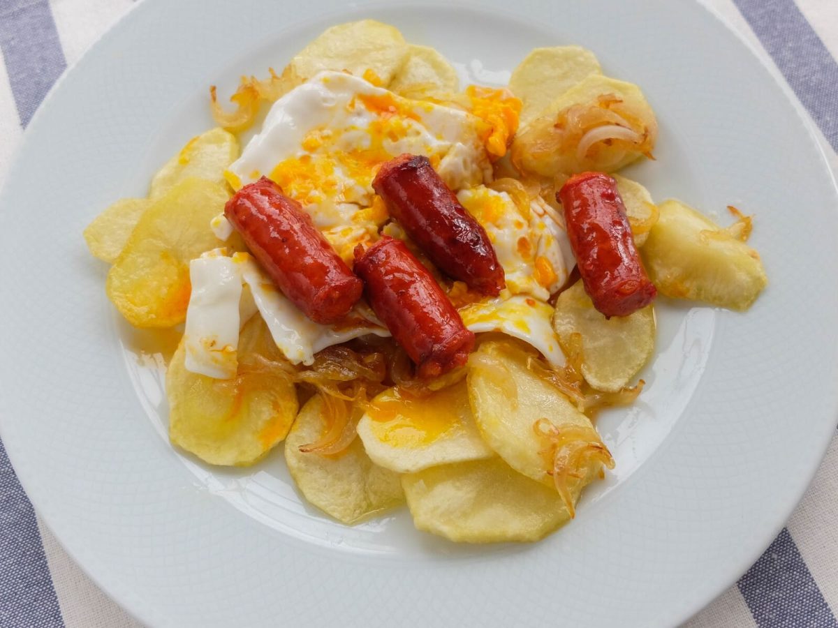 huevos rotos con chistorra paso 14