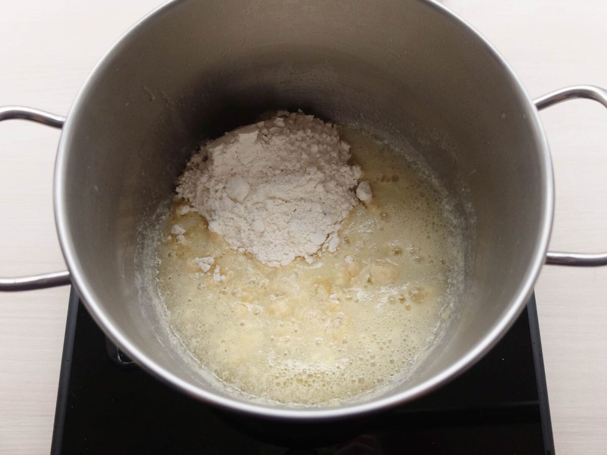 Receta de lasaña: hacer el roux