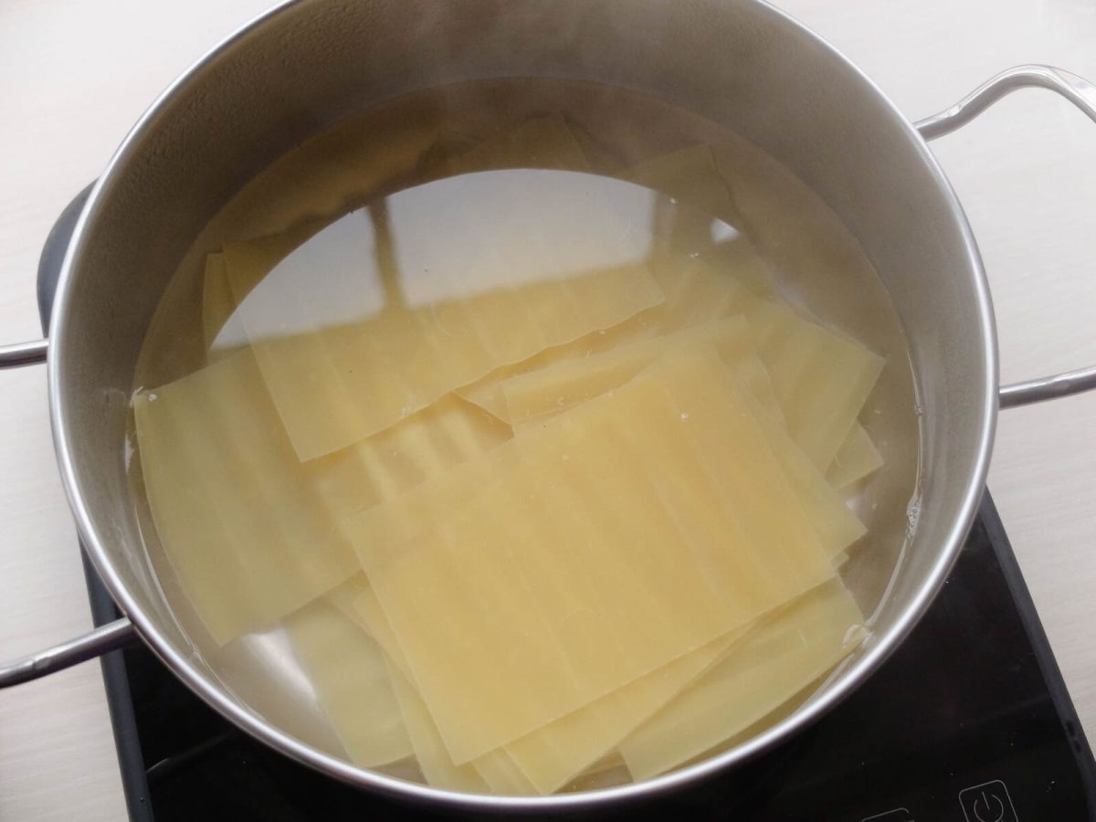 Receta de lasaña: cocer la pasta