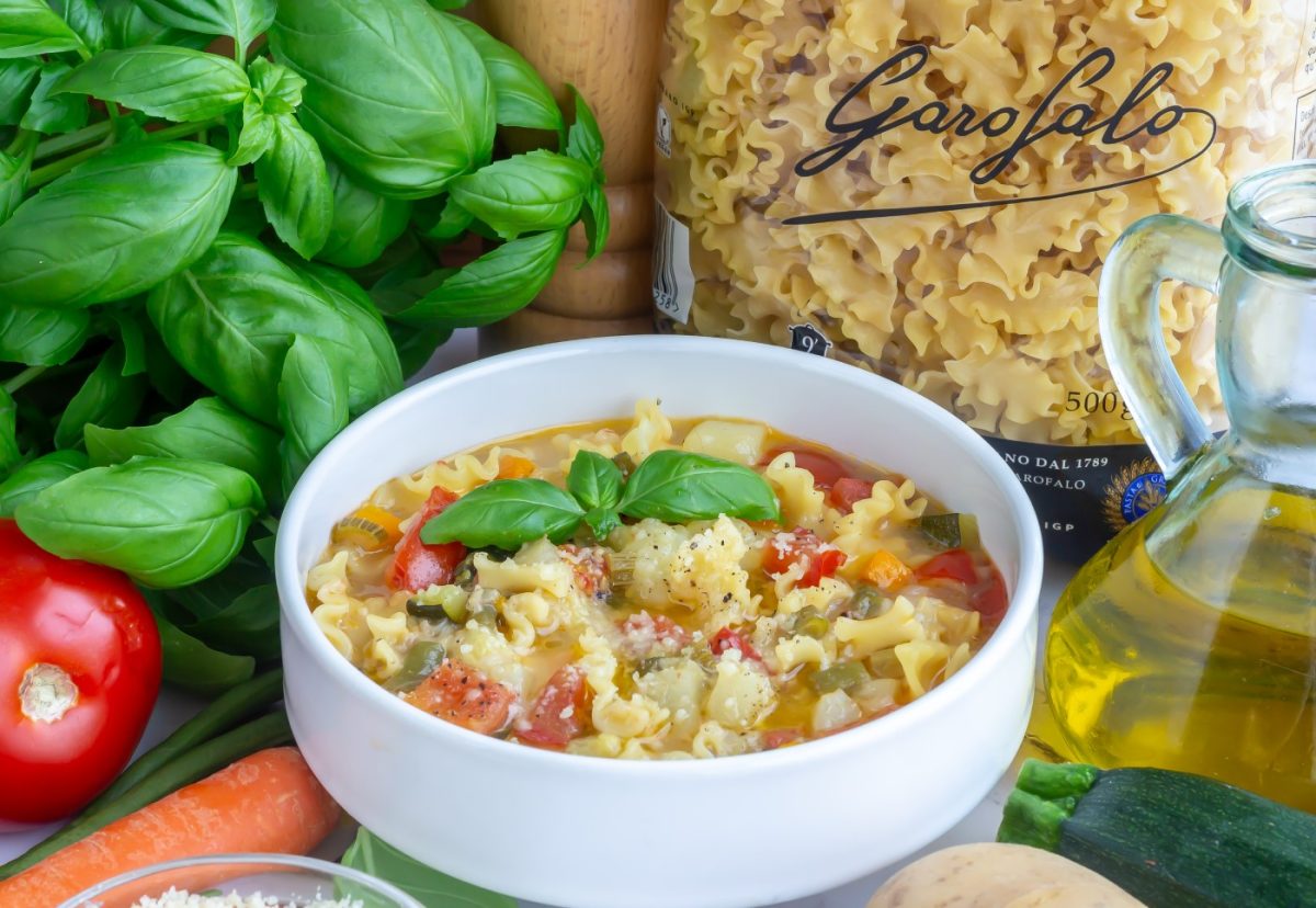 Sopa minestrone con mafalda corta. Un clásico de la cocina italiana
