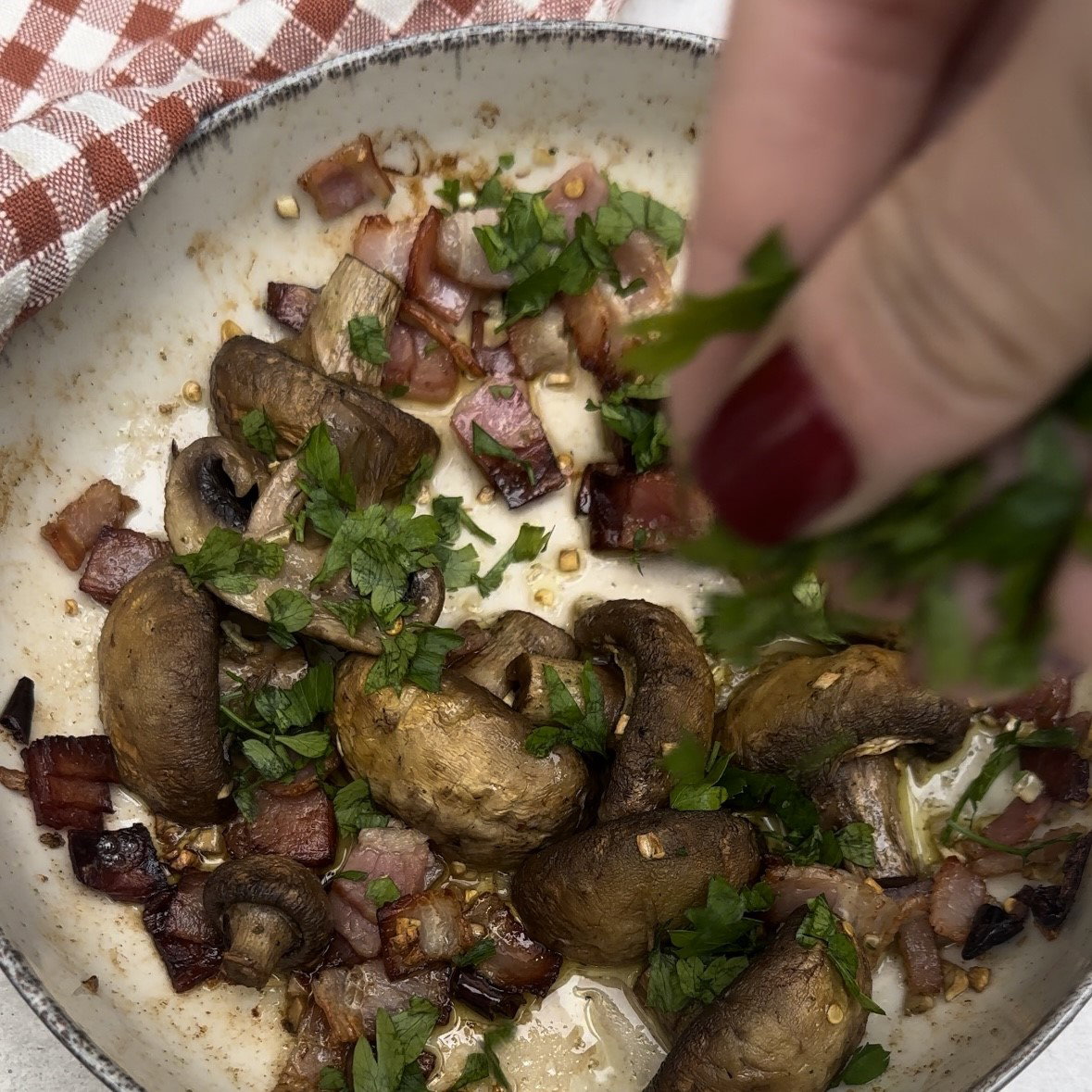 Champiñones en freidora de aire. Una receta lista en 20 minutos
