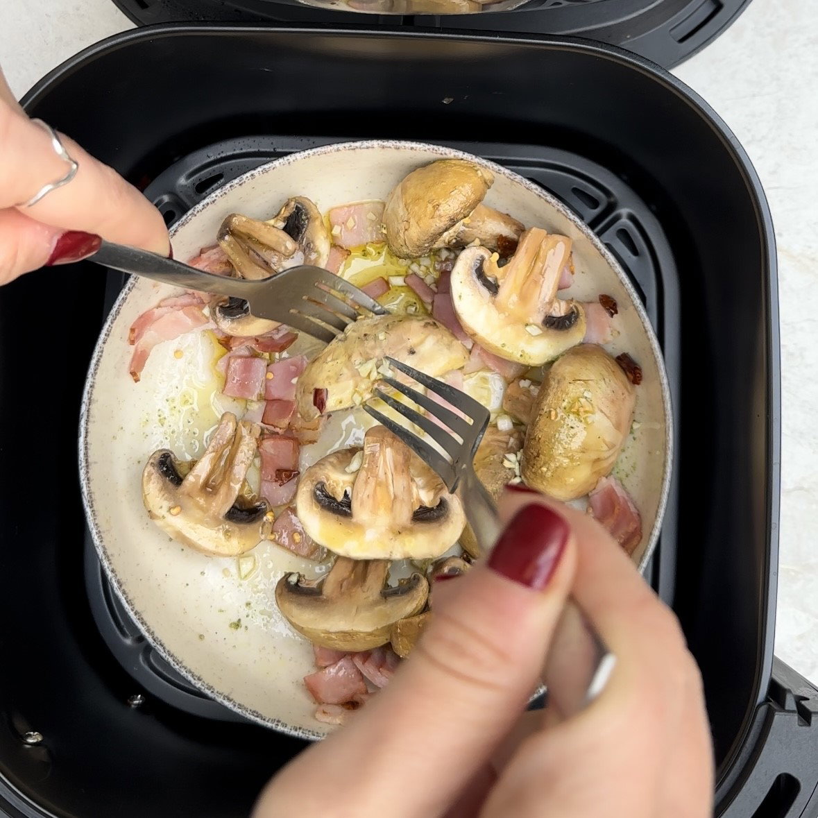 Champiñones en freidora de aire. Una receta lista en 20 minutos