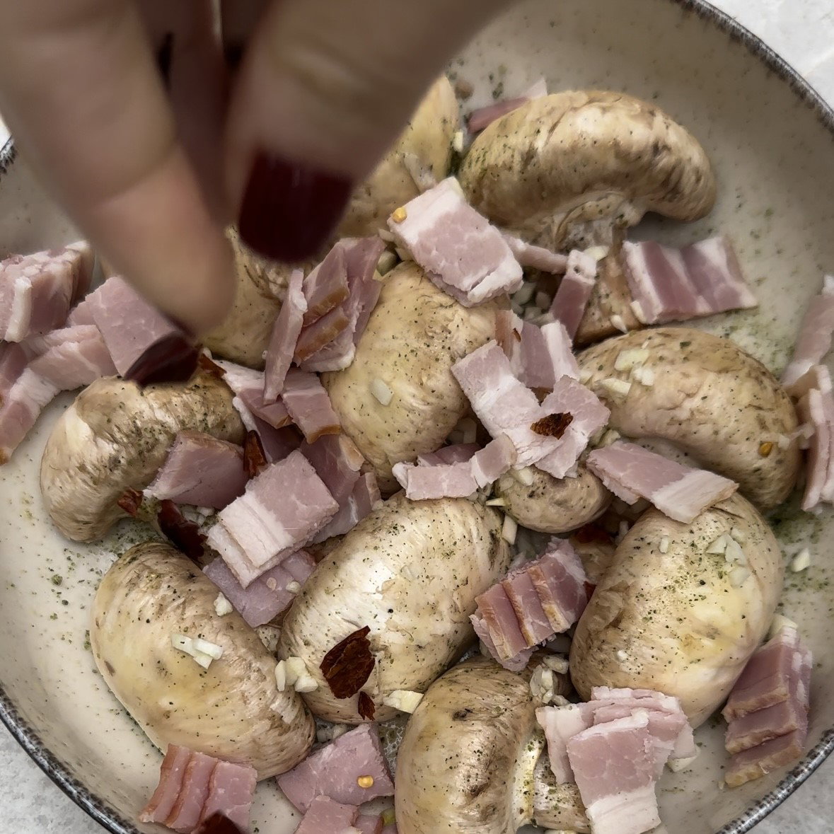 Champiñones en freidora de aire. Una receta lista en 20 minutos