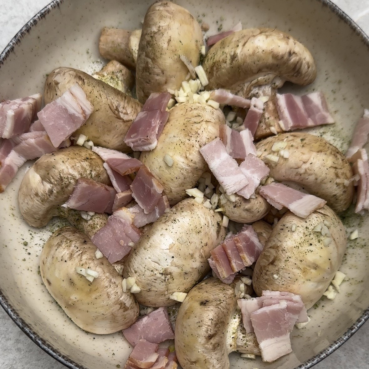 Champiñones en freidora de aire. Una receta lista en 20 minutos