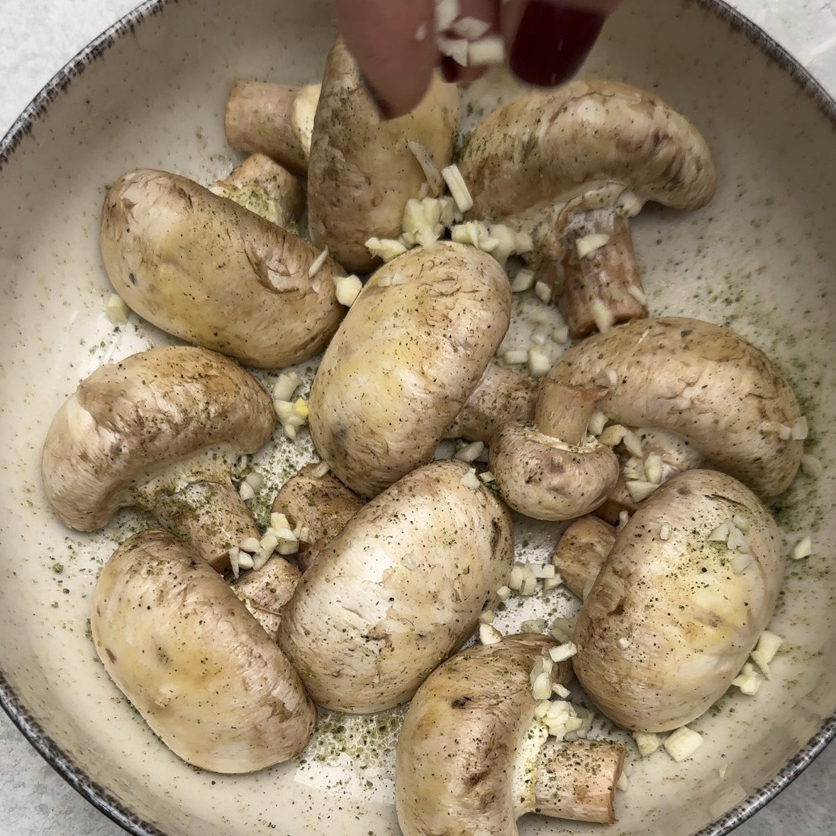 Champiñones en freidora de aire. Una receta lista en 20 minutos