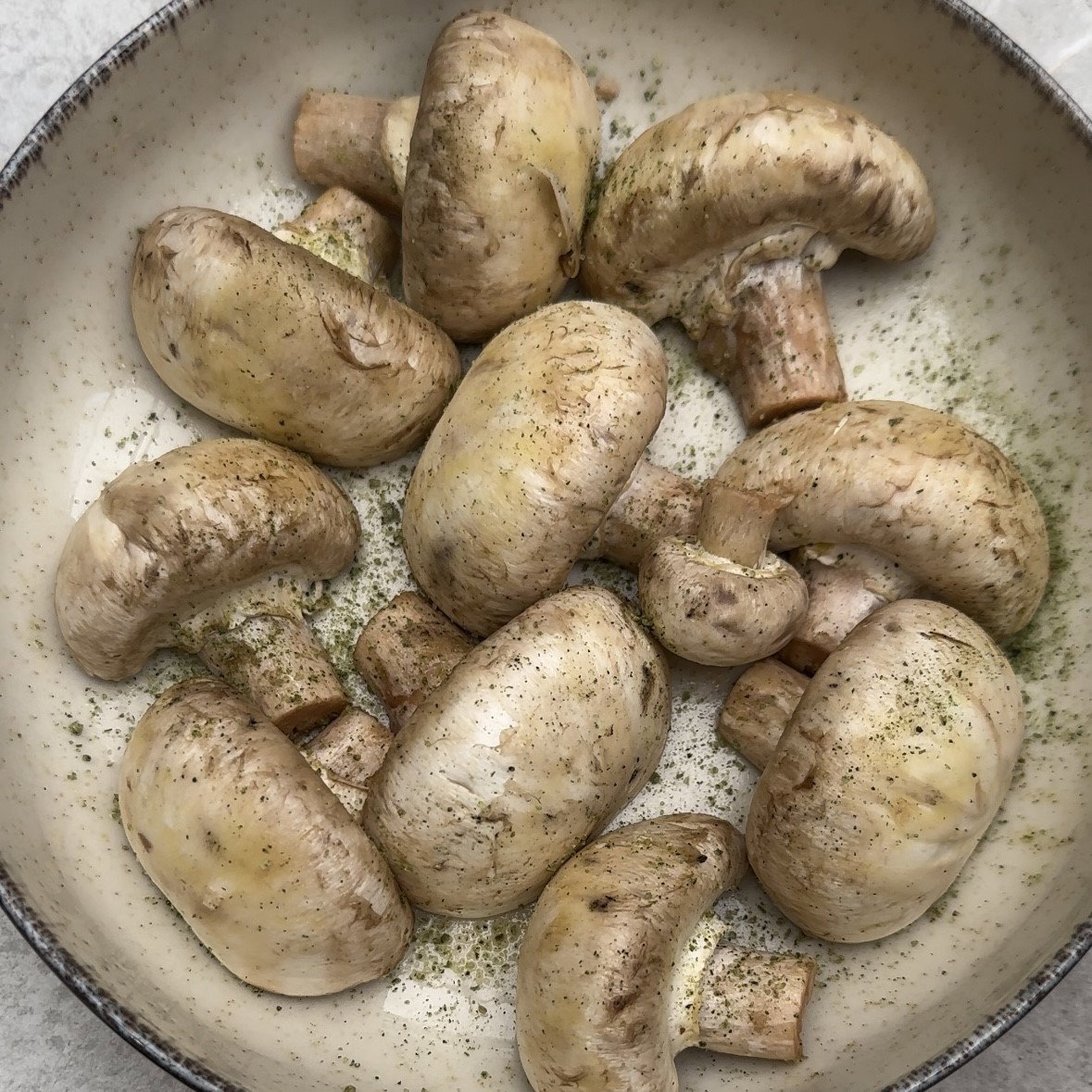 Champiñones en freidora de aire. Una receta lista en 20 minutos